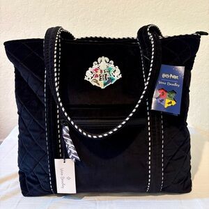 Harry Potter Hogwarts Vera Bradley Black corduroy exterior Hogwarts emblem NWT